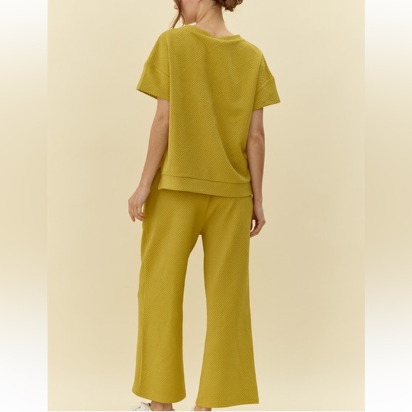 Textured Top - Picture 4 of 4